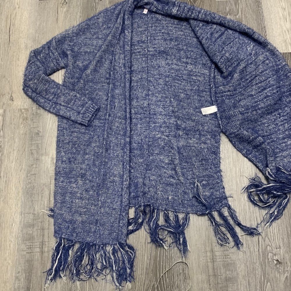 XHILARATION soft fuzzy fringed duster - Picture 5 of 9